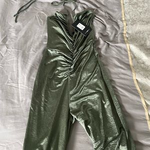 Size small brand new fashion nova olive jumpsuit.